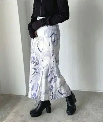 PAGEBOY 마블 아트 내로우 스커트 화이트