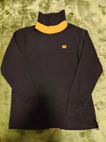 라우드 마우스 터틀넥