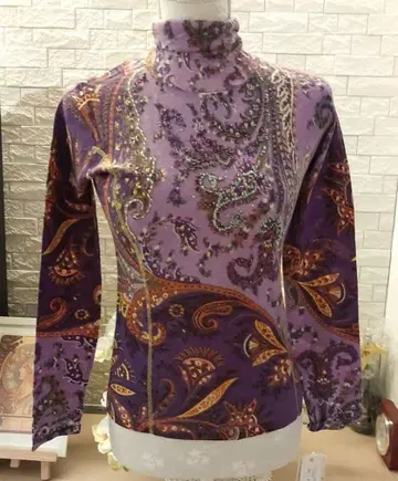 미사용 새상품급 비즈 자수 프린트 니트