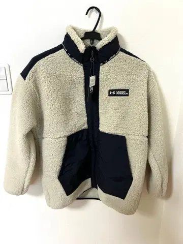 새상품 택 포함 언더아머 아우터 보아 플리스