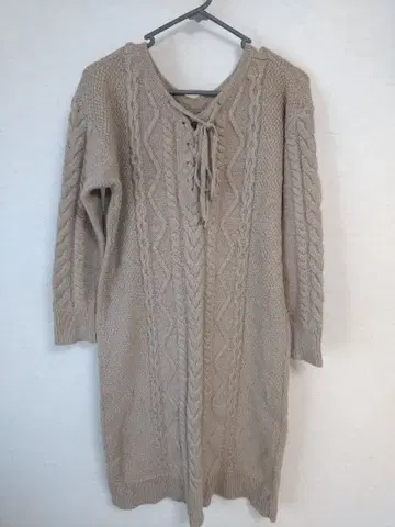 [ 새상품급 ] Urban Research 베이지 케이블 니트 원피스