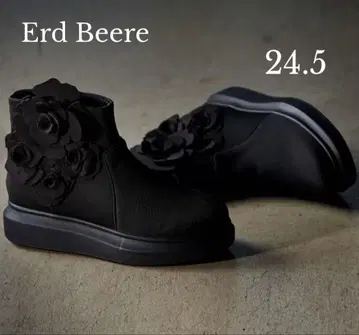 새상품급 엘르베르 통굽 경량 플라워 디자인 숏부츠 블랙 블랙