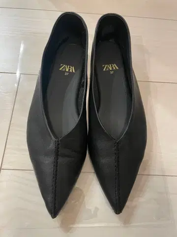 [새상품급] ZARA 소프트 가죽 스틸레토 플랫슈즈 37 천연 가죽