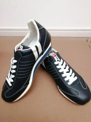 미사용 새상품 패트릭 마라톤 가죽 네이비 NVY 사이즈 42