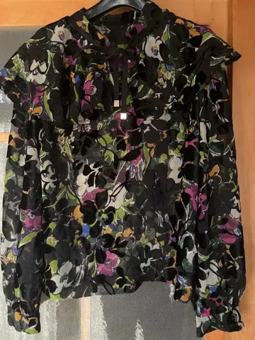 그레이스 콘티넨탈 블라우스