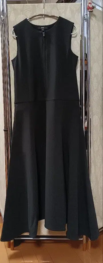 UNIQLO : C 하프 지퍼 원피스 슬리브리스 XS 블랙