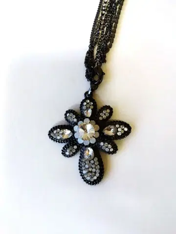 PEAQ 메탈 큐빅 펜던트