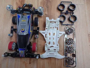 썬더 드래곤 미니 사륜구동 커스텀 부품 포함