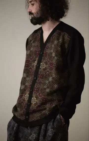 가격 인하 YANTOR Arabesque Cardigan 가디건 니트