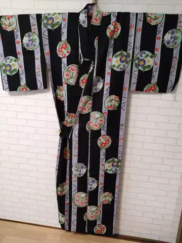 일본 무용 유카타 꽃무늬 블랙과 보라색 스트라이프 유카타