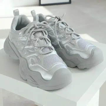 vivian / 통굽 콤비 컬러 아웃도어 스니커즈