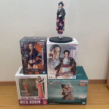 로빈 피규어 세트