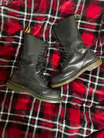 닥터마틴 14홀 uk9