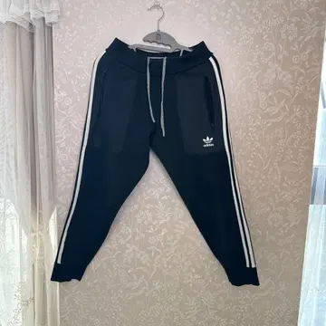 adidas 오리지널 블랙 조거 팬츠 사이즈 S 저지 원단