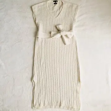 크리스마스 원피스 Massimo Dutti 슬리브리스 니트 V넥 리본