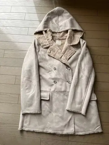 [ 미사용 ] LOWRY FARM 페이크 무스탕 코트 L 사이즈