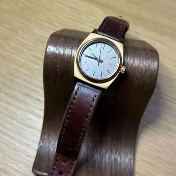 NIXON 스몰 타임 테러