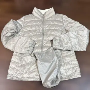 유니클로 여성용 L 사이즈 울트라 라이트 다운