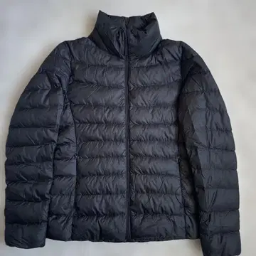 유니클로 울트라 라이트 다운 자켓 블랙 사이즈 M