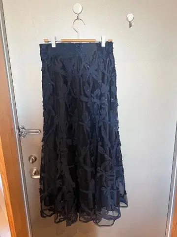 꽃무늬 자수 쉬폰 롱 스커트