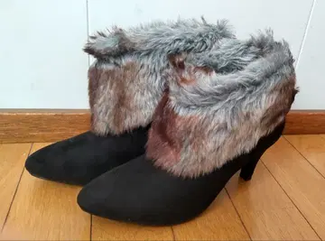 새상품급 퍼 부츠 부티 하이힐 블랙 M 사이즈 스웨이드