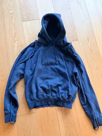 JACQUEMUS 네이비 후드 부착 후드티 로고 자수