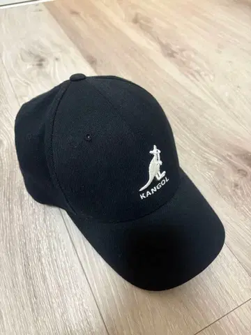 캉골 블랙 캡 FLEXFIT 캡