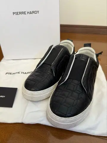 [새상품급] PIERRE HARDY 블랙 슬립온 스니커즈 슬라이더
