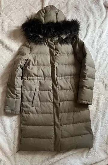 BACK NUMBER 라이트온 롱 타운 코트 페더 후드 퍼