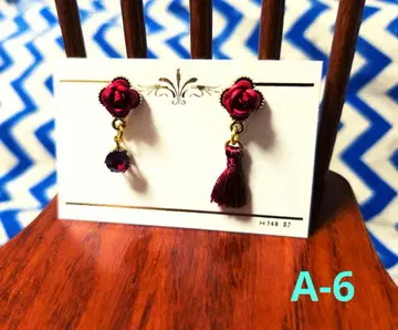 [ 핸드메이드 귀걸이 ] A-6 장미 레드 태슬 아지메 앤티크풍