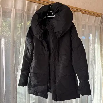 EMODA 후드 부착 다운 자켓 블랙