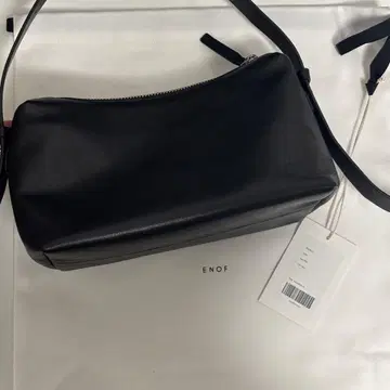 ENOF 블랙 숄더백 DEAR