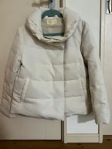 BEAMS HEART / 볼륨넥 다운 자켓 아이보리 M