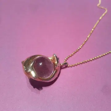 파워스톤, 수정 목걸이