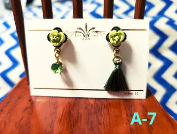 [ 핸드메이드 귀걸이 ] A-7 장미 그린 태슬 아지메 앤티크풍