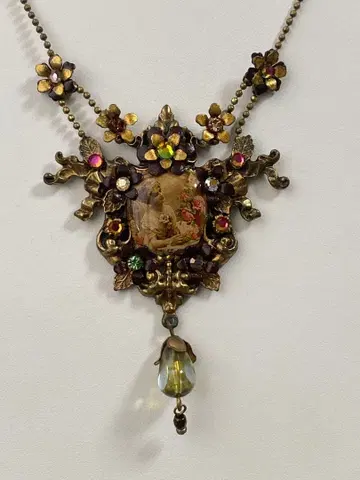 새상품급 미사용 미하엘 네그린 럭셔리 피규어 목걸이 여성 스와로브스키