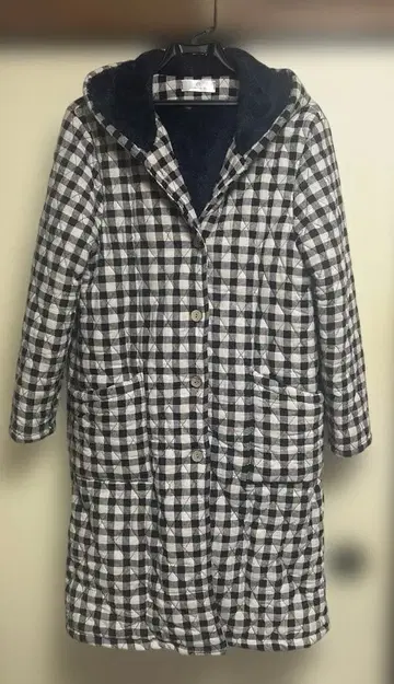 깅엄 체크 패턴 후드 부착 퀼팅 코트 안쪽 보아로 따뜻한