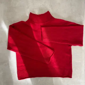 [ bulle de savon ] 빨간색 터틀넥 니트 스웨터