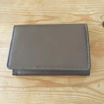 Sugiyama Jogakuen 스기야마 조가쿠엔 명함지갑 브라운