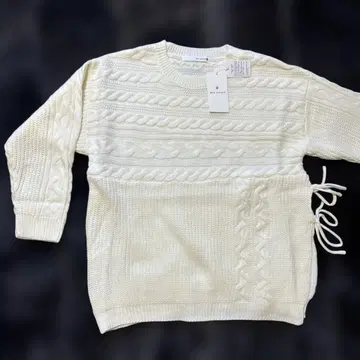 boujeloud 아이보리 케이블 짜임 긴팔 니트 스웨터 FREE 사이즈