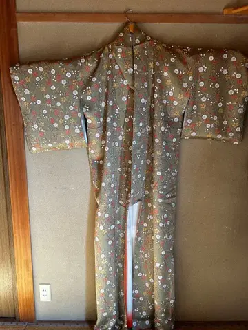 [ 새상품, 미사용 ] 올리브 그린 꽃무늬 기모노