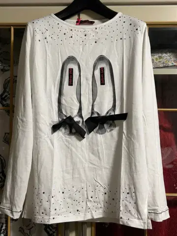 발레리나 슈즈 프린트 긴팔 T셔츠