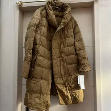 카키색 베이지 롱 다운 자켓 미사용 새상품