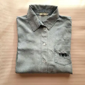 TWS 데님 셔츠 M 사이즈 트레이딩 카드 없음