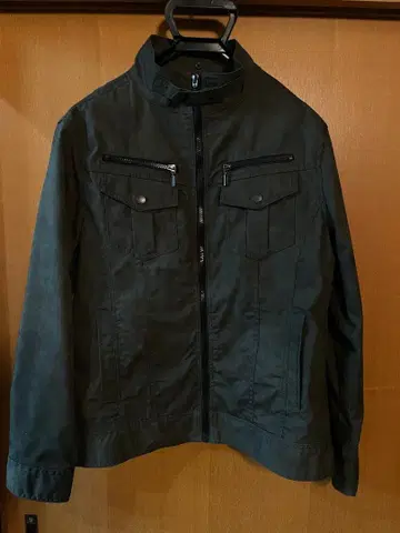 다크 그린 밀리터리 자켓