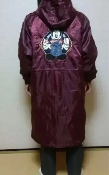 [ 최종 가격 인하 ] 미키마우스 자수 롱 자켓 버건디