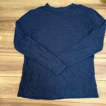 세러데이 뉴욕시티 M 사이즈 니트 네이비