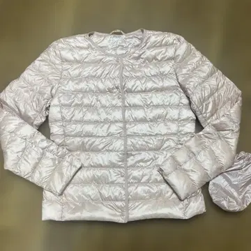 유니클로 울트라 라이트 다운 핑크 M 새상품급