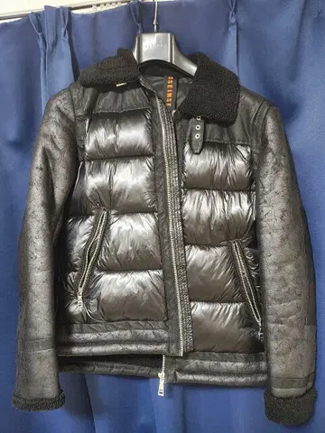 SSENSE 블랙 다운 자켓 후드 부착