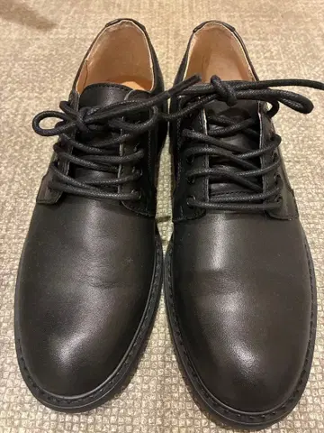 블랙 레이스업 가죽 신발